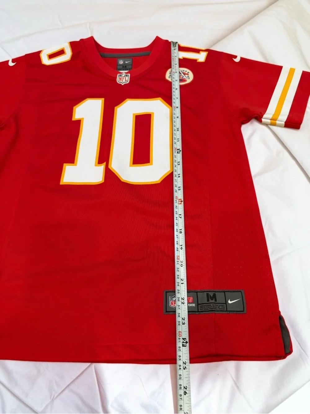Nike NFL Youth Medium (10-12) Kansas City Chiefs Tyreek Hill #10 Jersey On Field